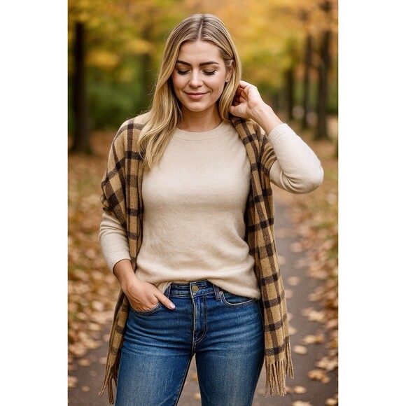 Talbots Petites Women’s 100% Cashmere Cream Sweater Quite Luxury Timeless Sz PS - Picture 2 of 8